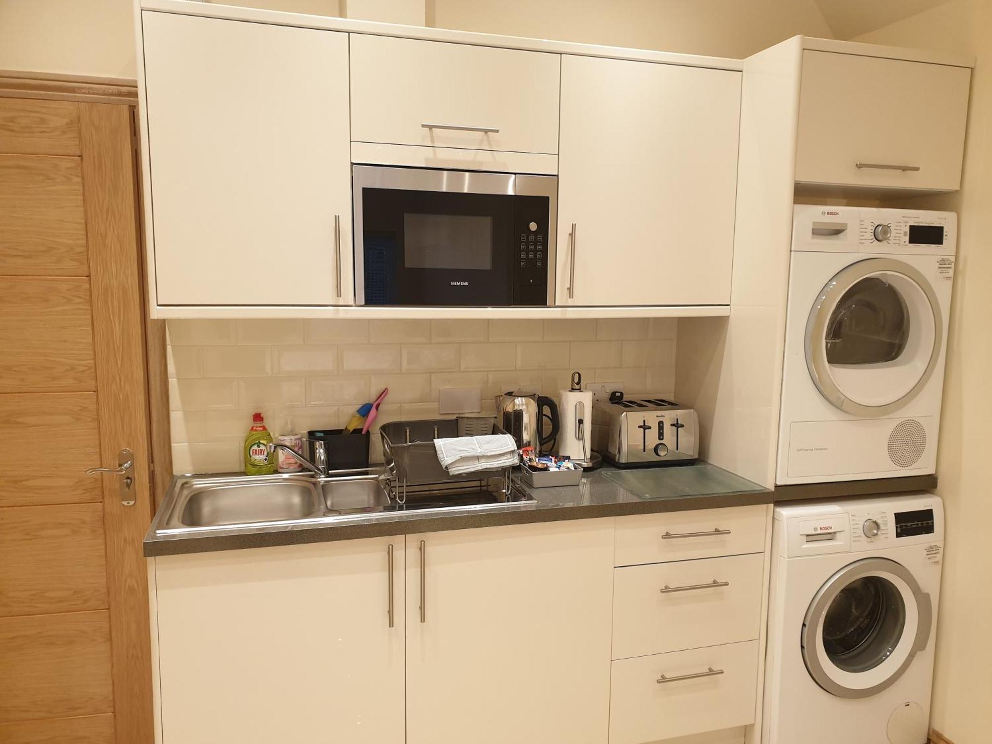 London Luxury Apartments 3 Bedroom Sleeps 8 With 3 Bathrooms 5 Mins Walk To Tube Station Free Parking Ilford Exterior foto