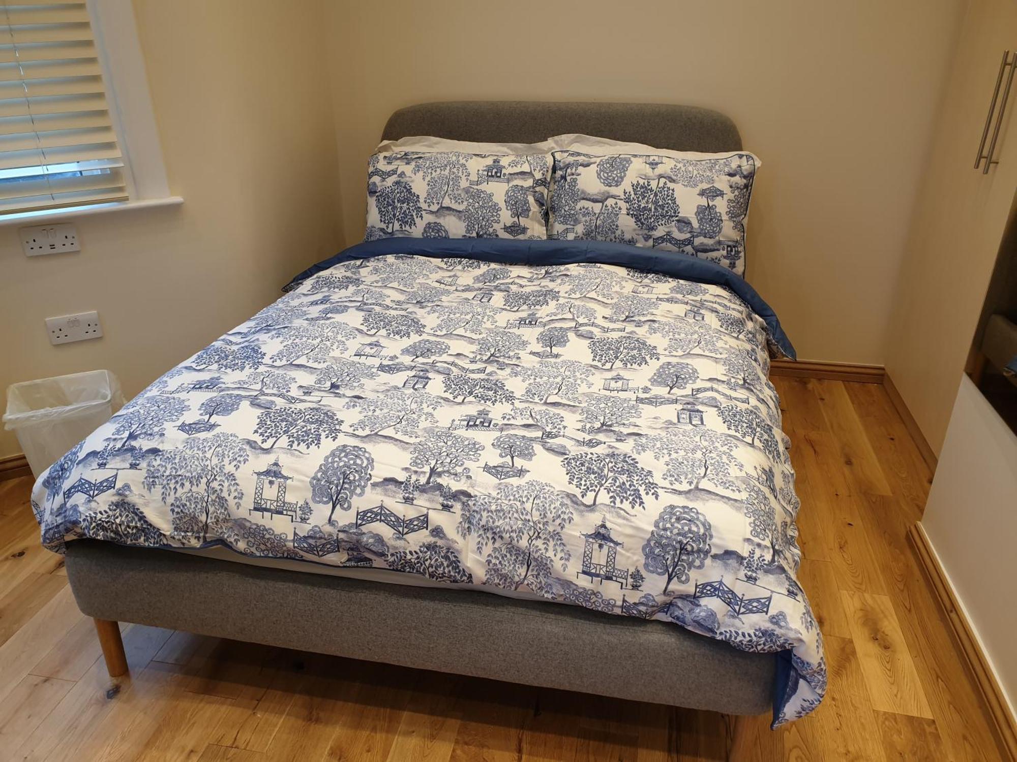 London Luxury Apartments 3 Bedroom Sleeps 8 With 3 Bathrooms 5 Mins Walk To Tube Station Free Parking Ilford Exterior foto